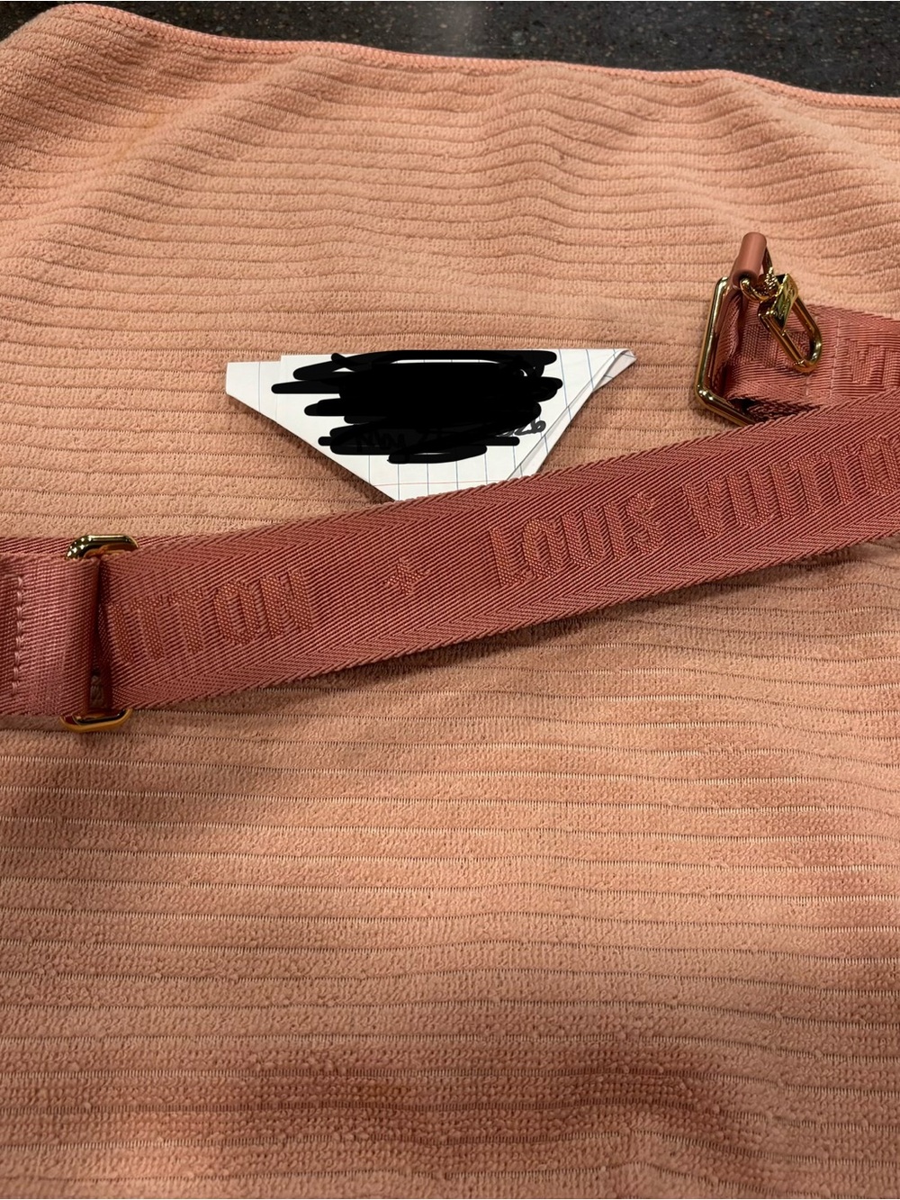 Louis Vuitton Peach Leather Strap with Gold Hardware Very Rare Color - Picture 4 of 6